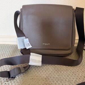 NWT Men’s Michael Kors Leather Messenger Bag
